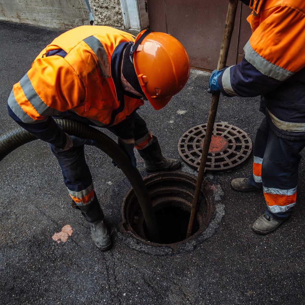 Drainage sewer tunnel outlet
